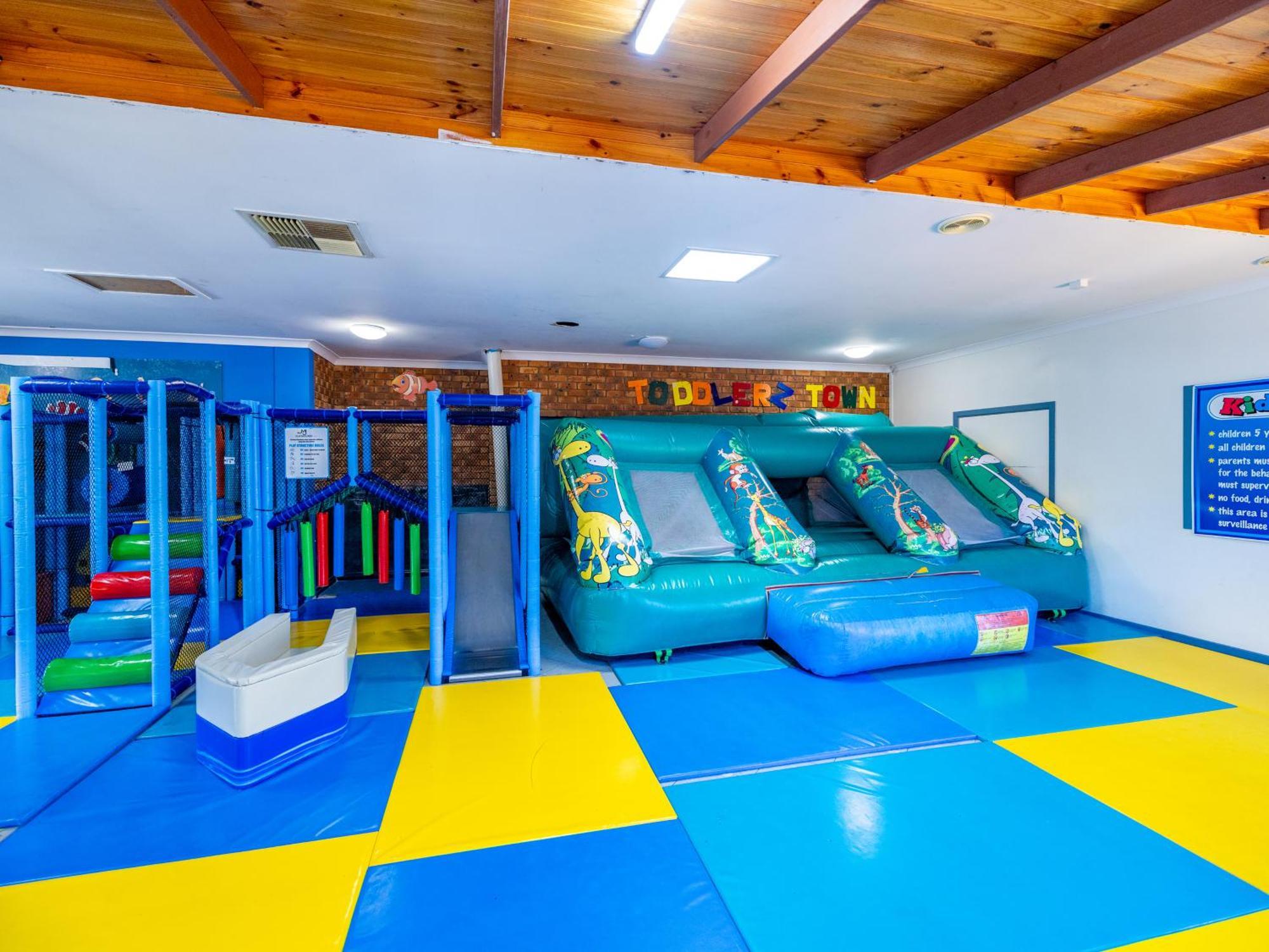 Nrma Blue Dolphin Yamba Holiday Resort Buitenkant foto