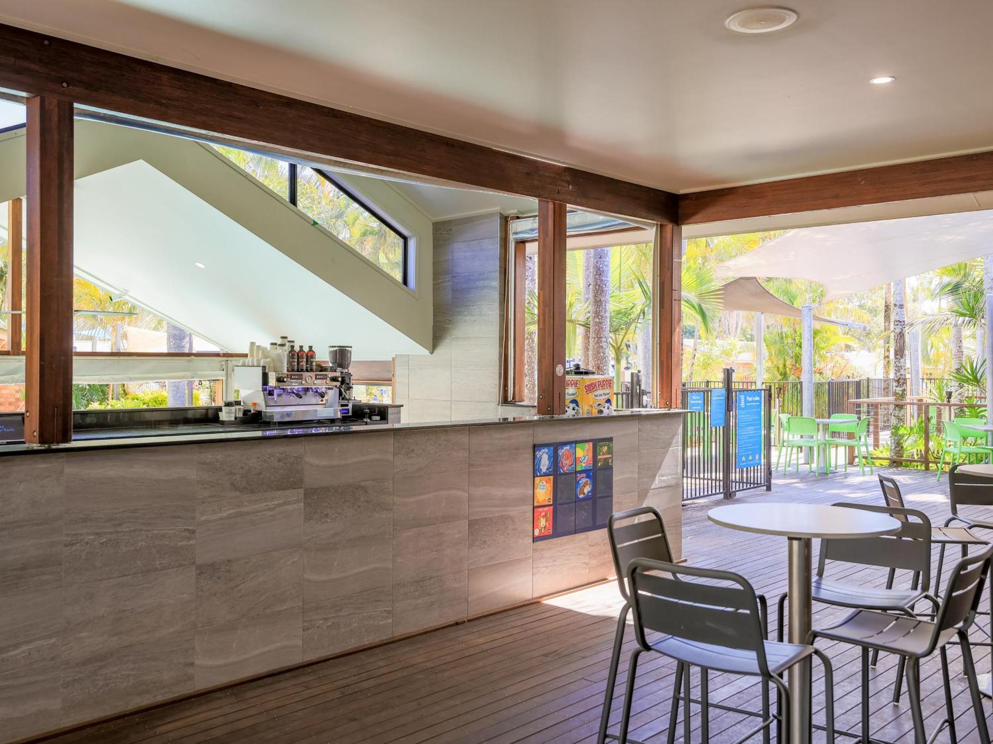 Nrma Blue Dolphin Yamba Holiday Resort Buitenkant foto